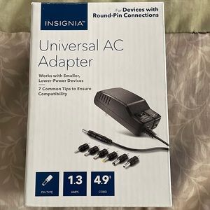 New Insignia Universal AC Adapter 7 Round Pin Connections